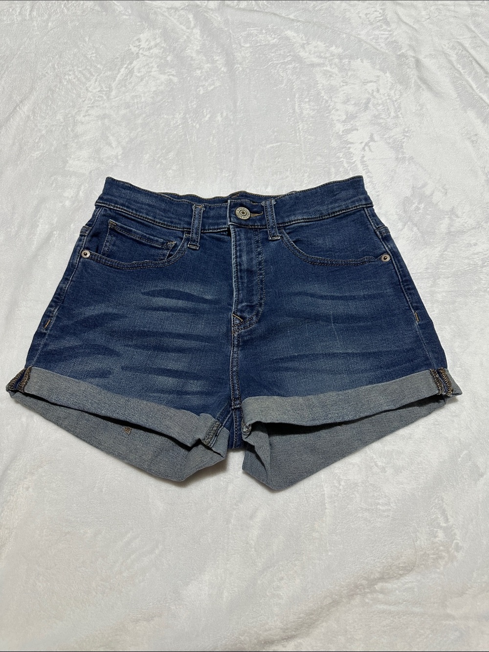 Express | size 4 | shortie high rise shorts